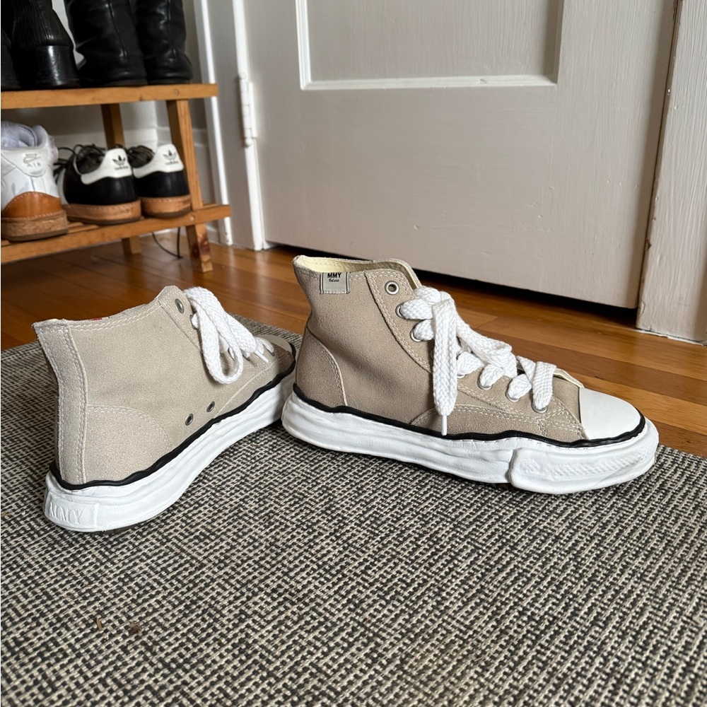 Beige High-Top Peterson | Maison Mihara Yasuhiro